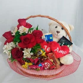 thumb-cesta-com-pelucia-e-chocolates-1