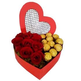 thumb-coracao-com-rosas-e-chocolates-1