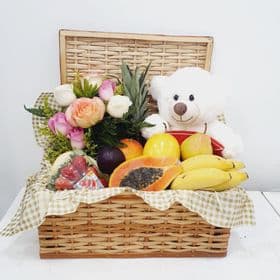 thumb-cesta-grande-de-frutas-flores-e-pelucia-0